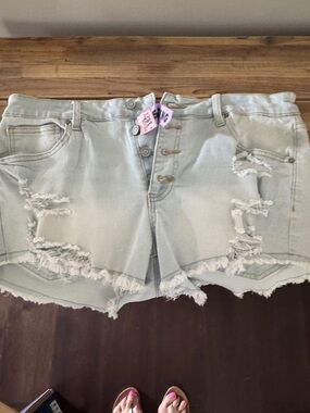 No Boundaries Light Blue Distressed Denim Button-Front Shorts dry cleaned